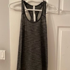 Lulu lemon essential tank size 4